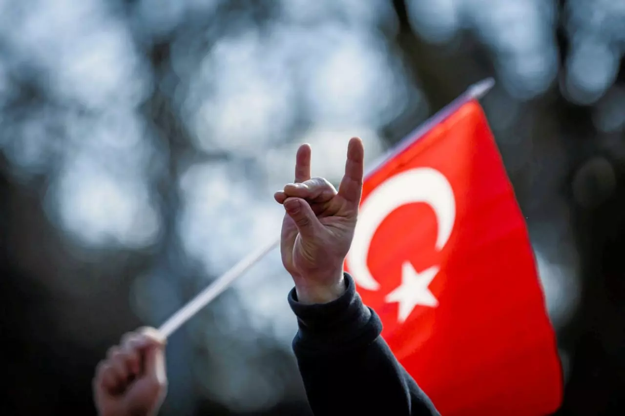 Türkische Nationalisten rekrutieren Jugendliche für die EM