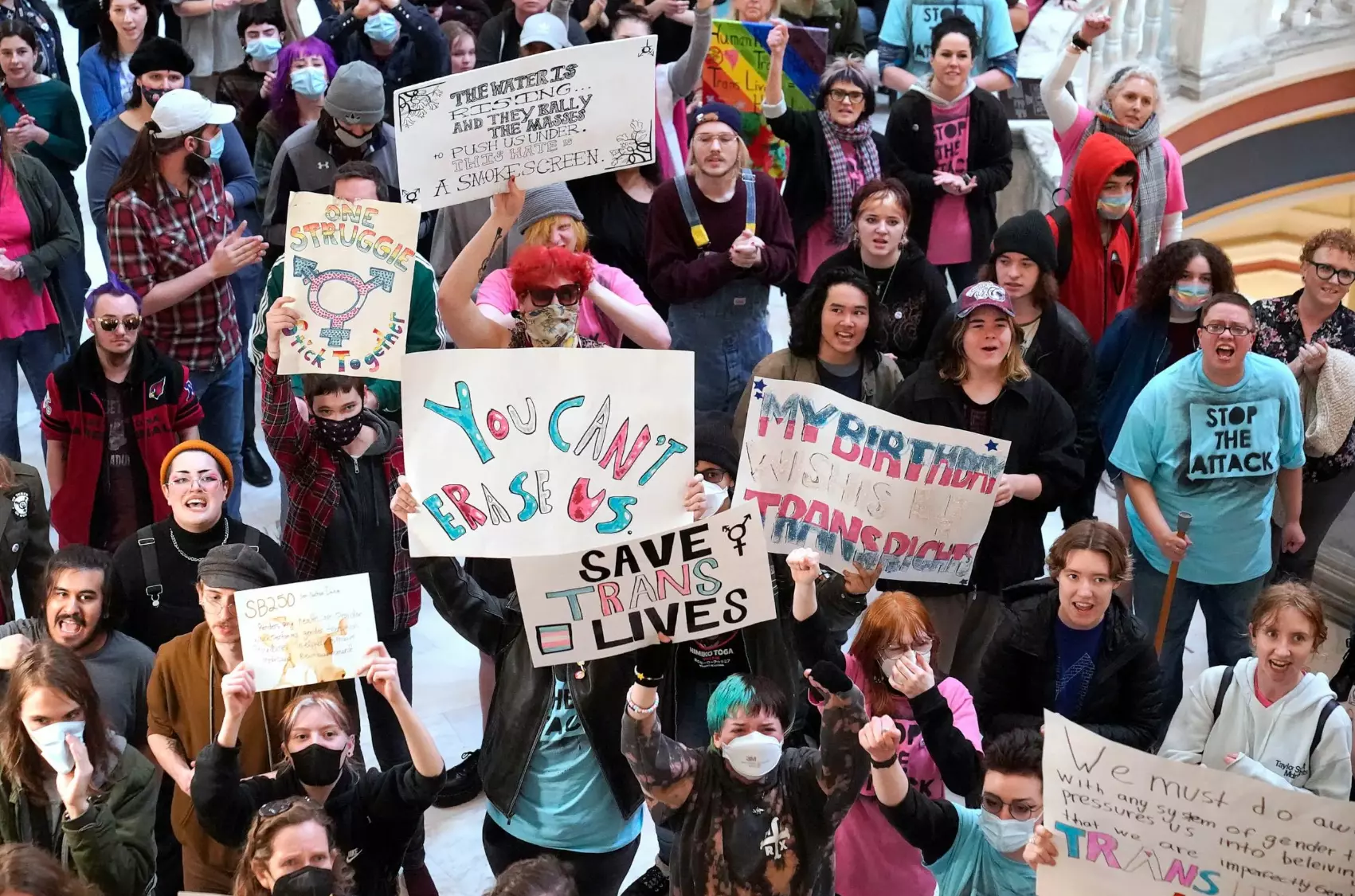 Trans-Aktivisten nähern sich Kindern