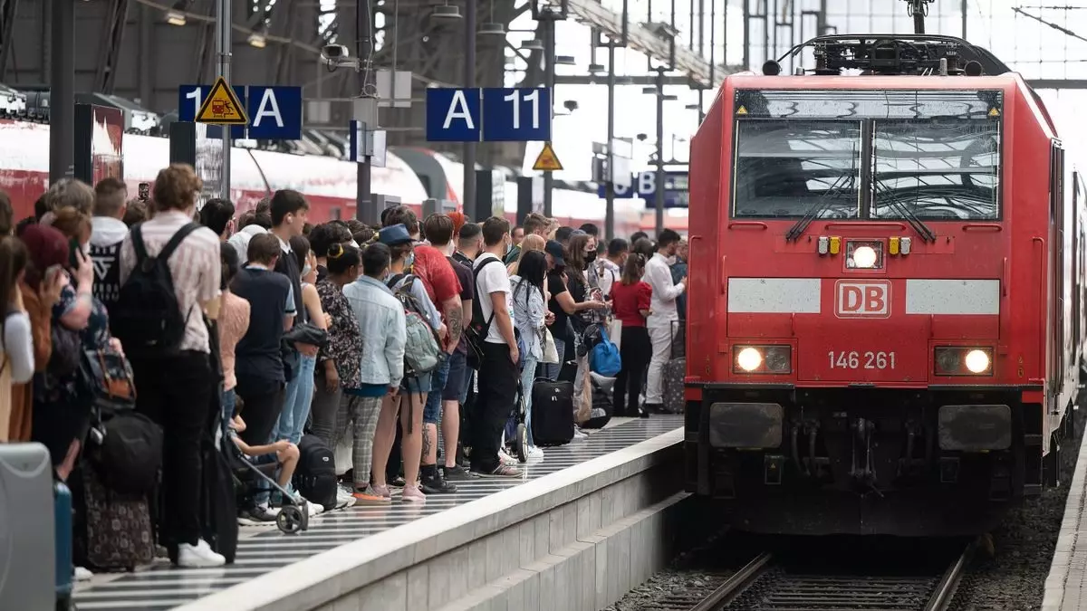 Rote Ampel für Bahnreisende: weniger Leistung für mehr Geld