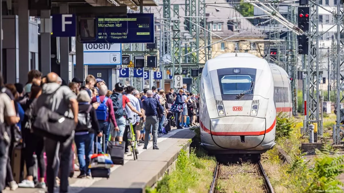 Deutsche Bahn spiegelt Politik wider