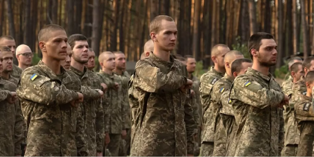 Ukraine schickt Soldaten ohne Kampferfahrung  – DENAE