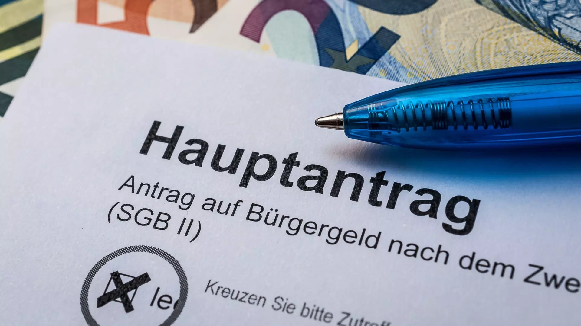 Waffenkontrollen und Bürgergeld-Statistiken offenbaren Versagen der Migrationspolitik